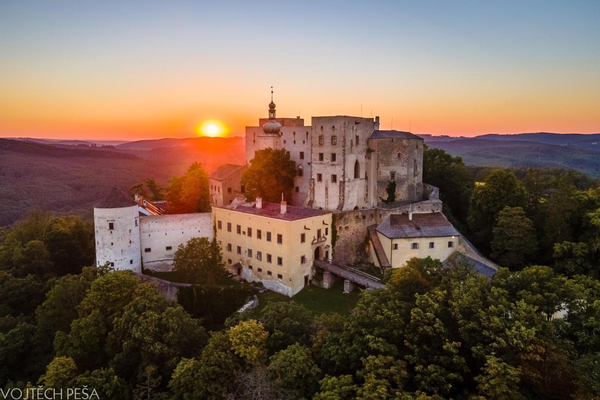 Hotel Lidovy Dum Бзенец Экстерьер фото