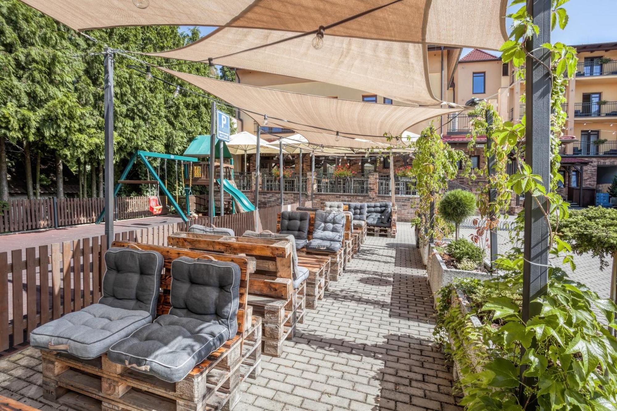 Hotel Lidovy Dum Бзенец Экстерьер фото