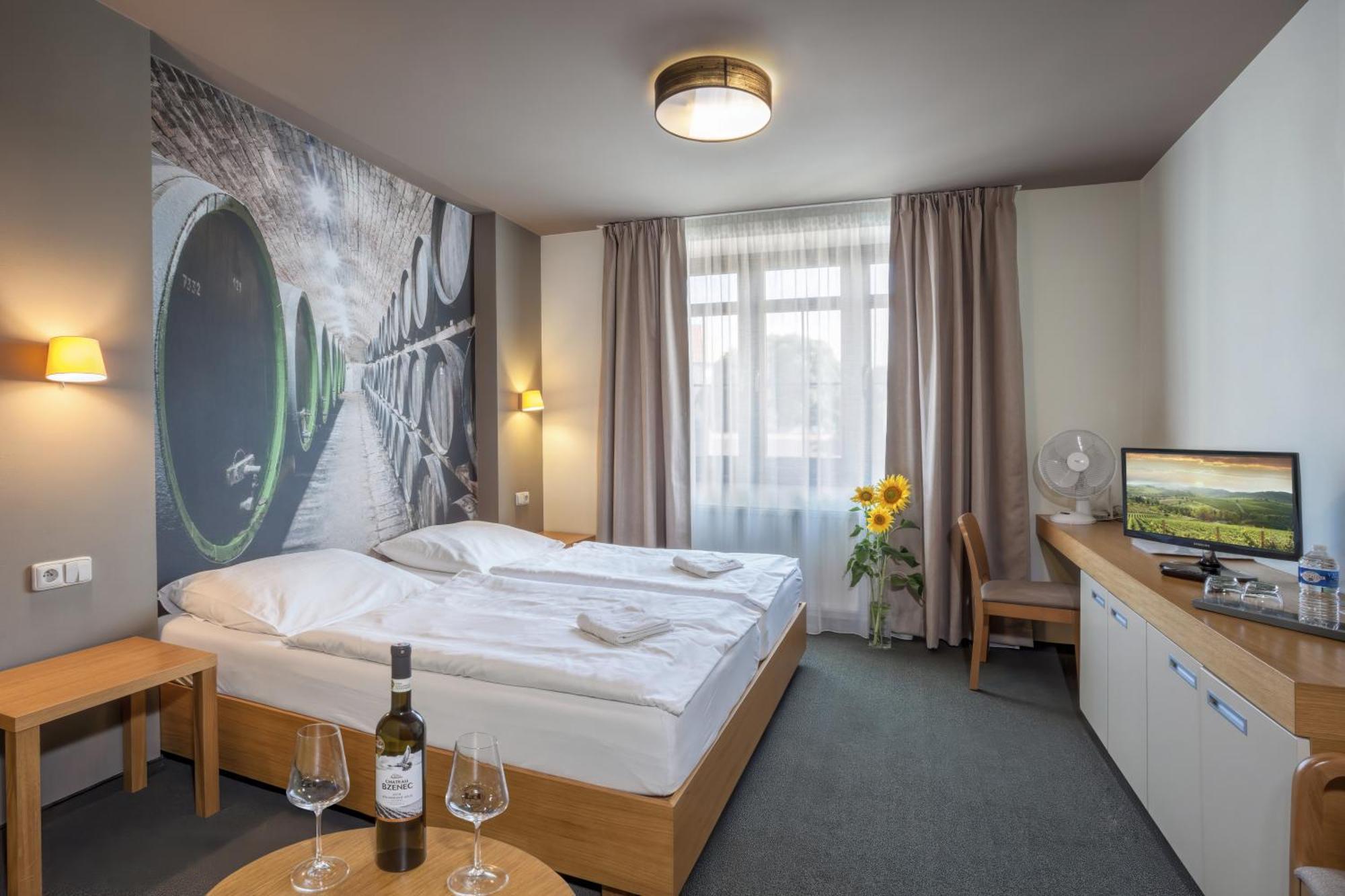 Hotel Lidovy Dum Бзенец Экстерьер фото